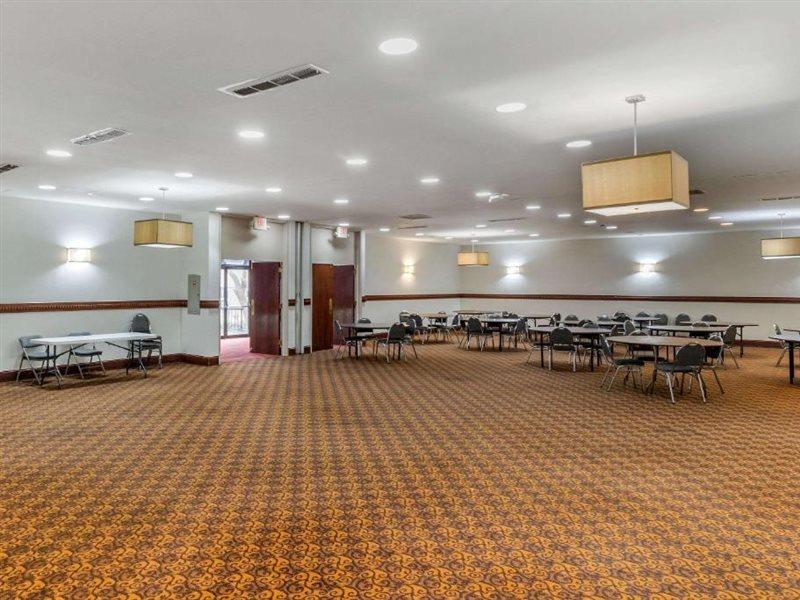 Quality Inn Tyler - Lindale Bagian luar foto