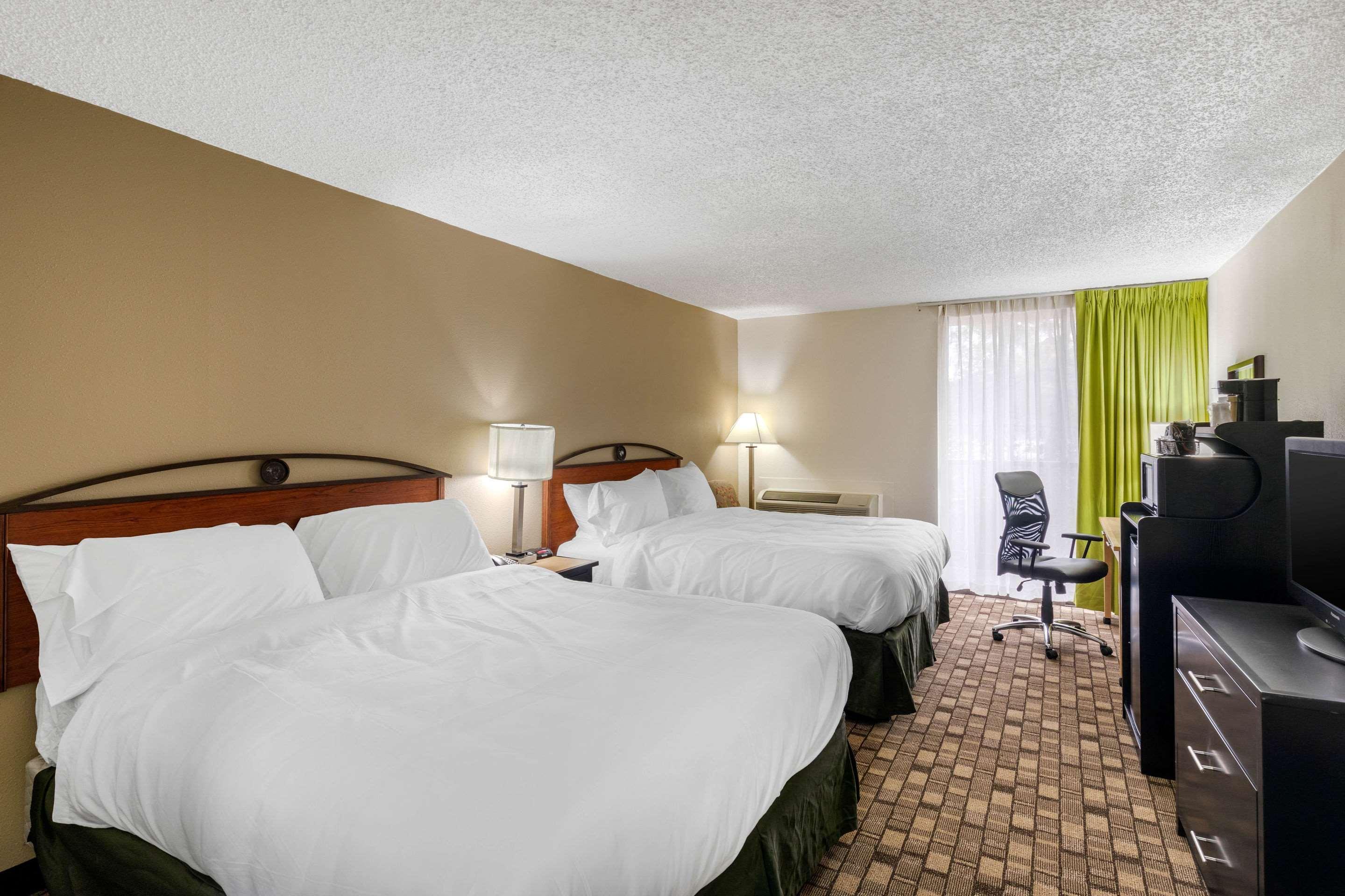 Quality Inn Tyler - Lindale Bagian luar foto