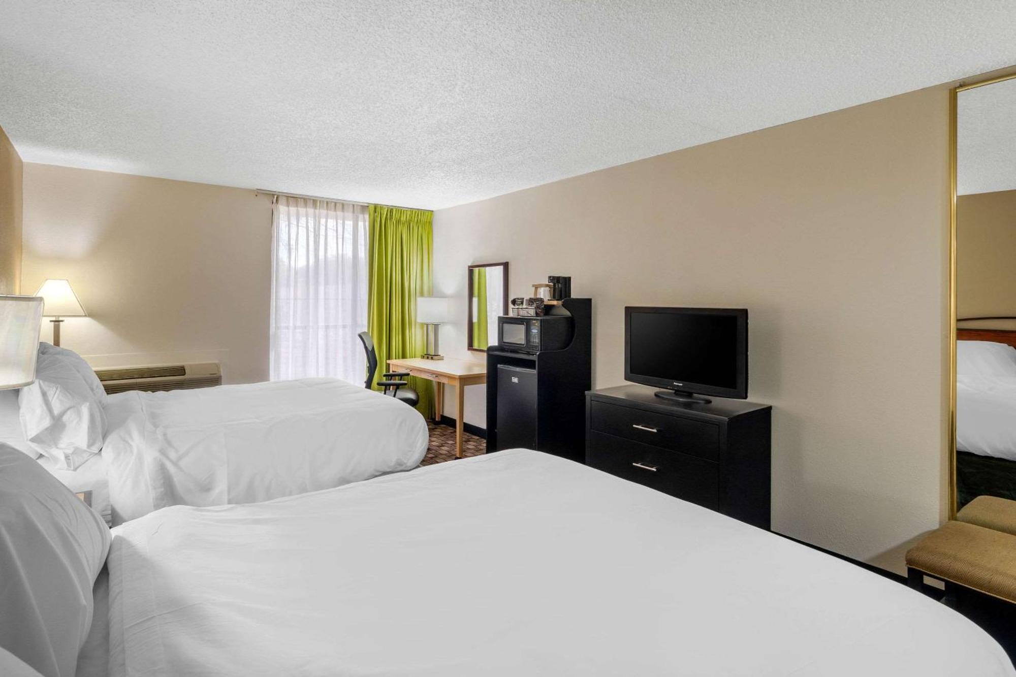 Quality Inn Tyler - Lindale Bagian luar foto