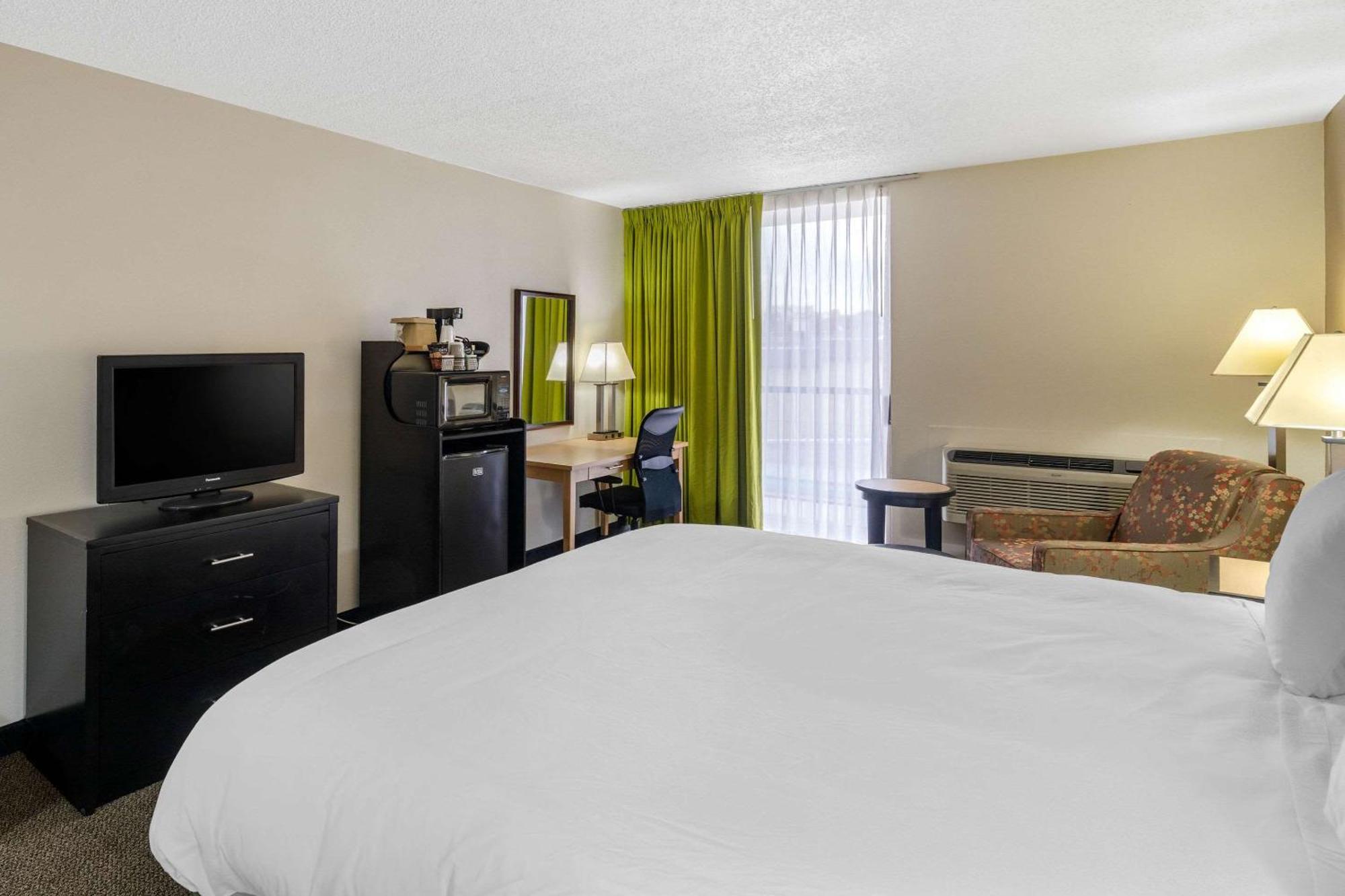 Quality Inn Tyler - Lindale Bagian luar foto