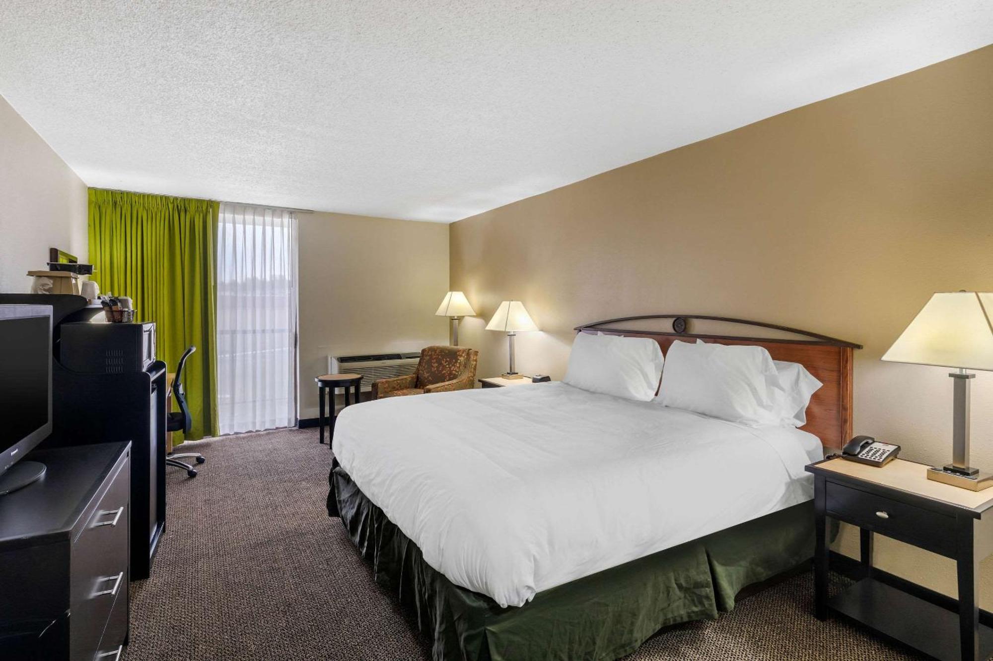 Quality Inn Tyler - Lindale Bagian luar foto