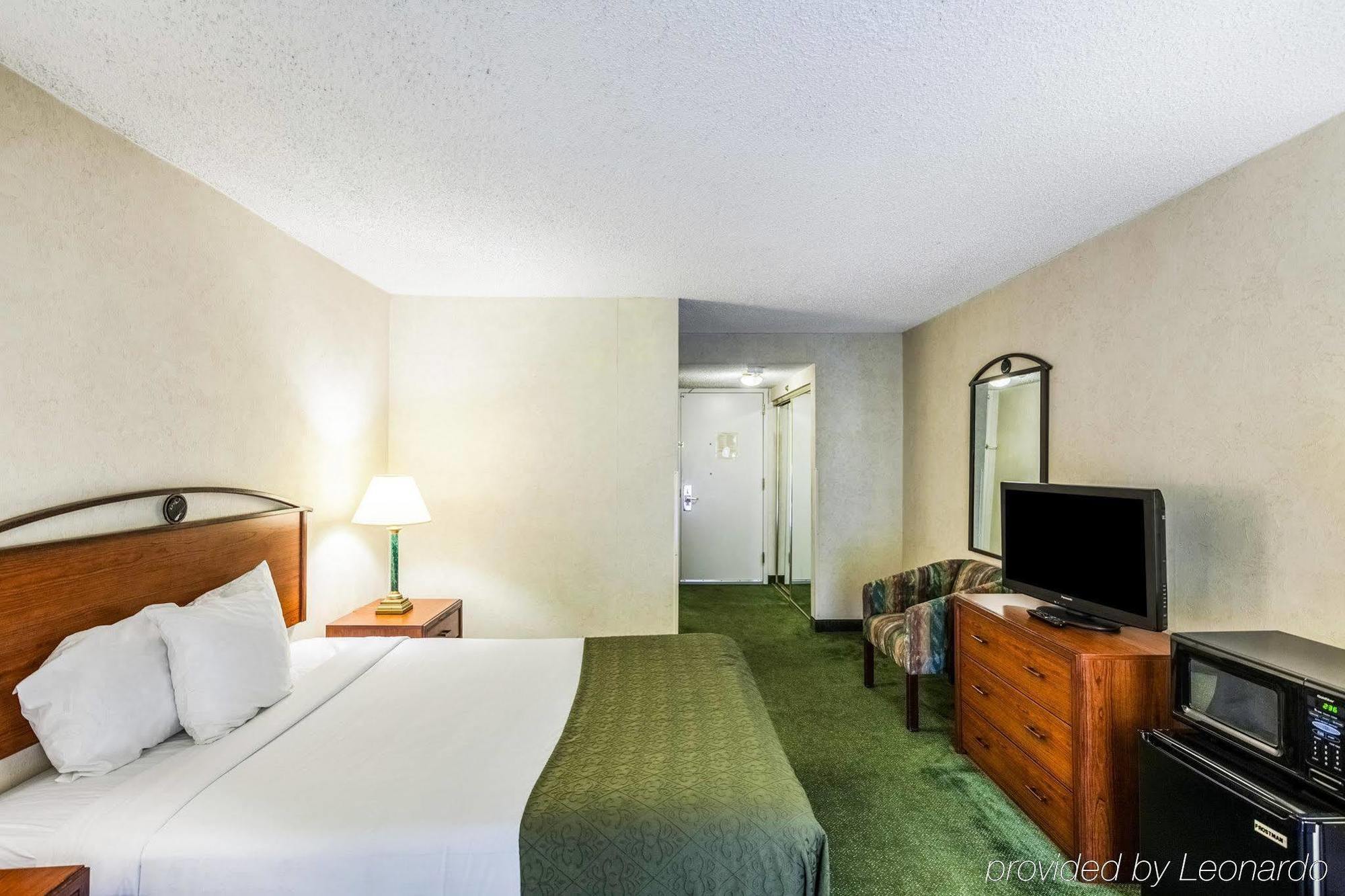 Quality Inn Tyler - Lindale Bagian luar foto