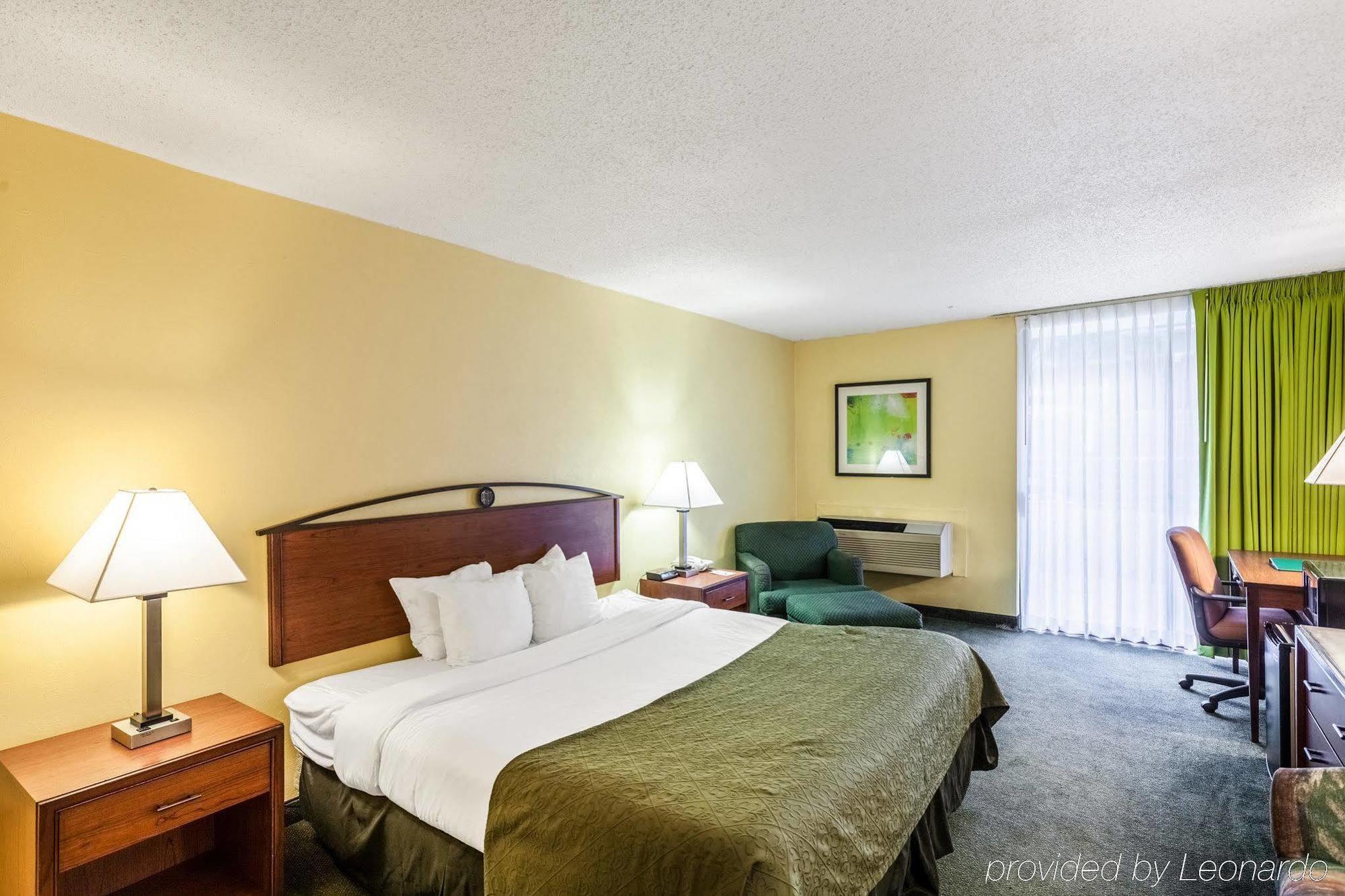 Quality Inn Tyler - Lindale Bagian luar foto